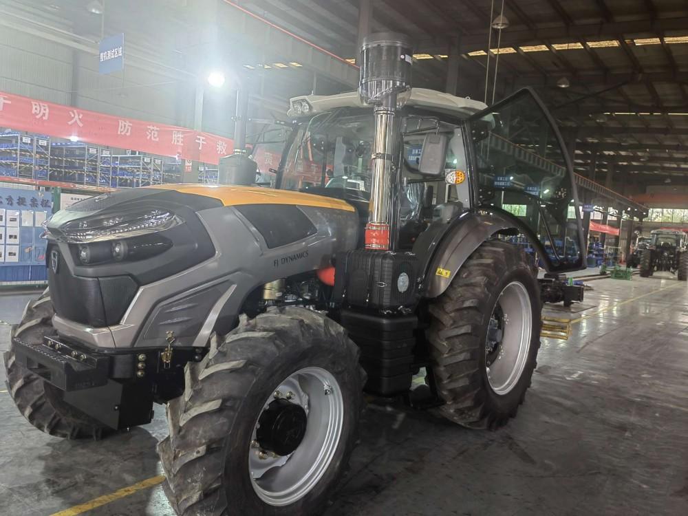 220HP Four Wheel Drive Tractors For Sale