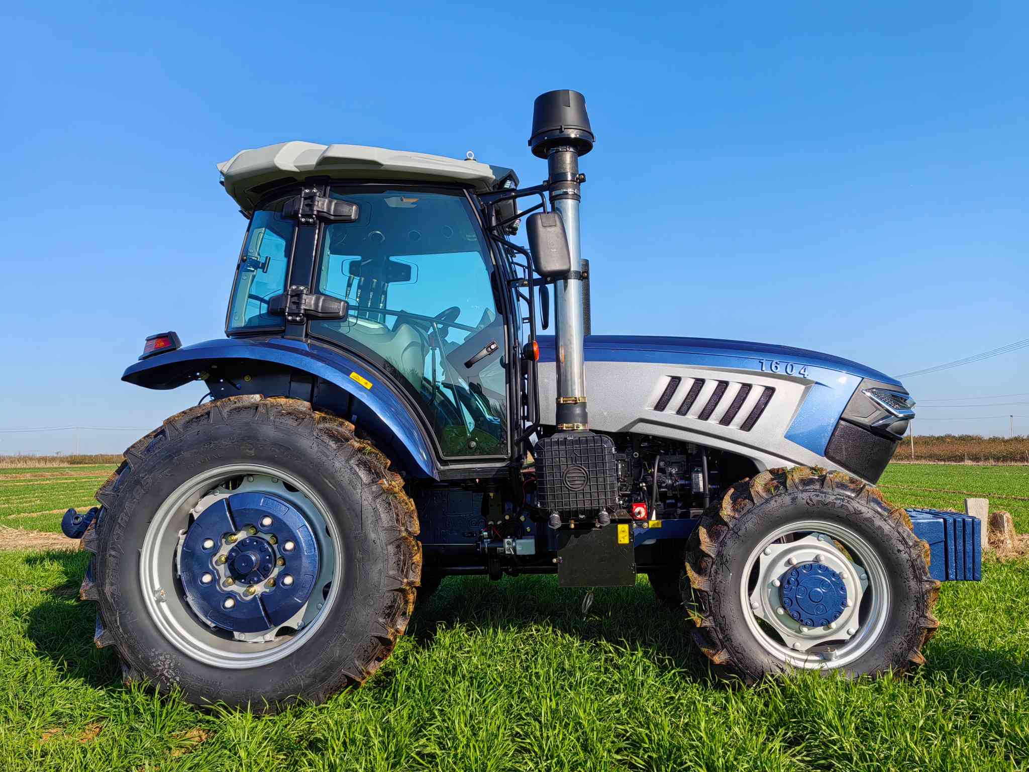 160HP 4 Wheel Drive Tractor With Loader