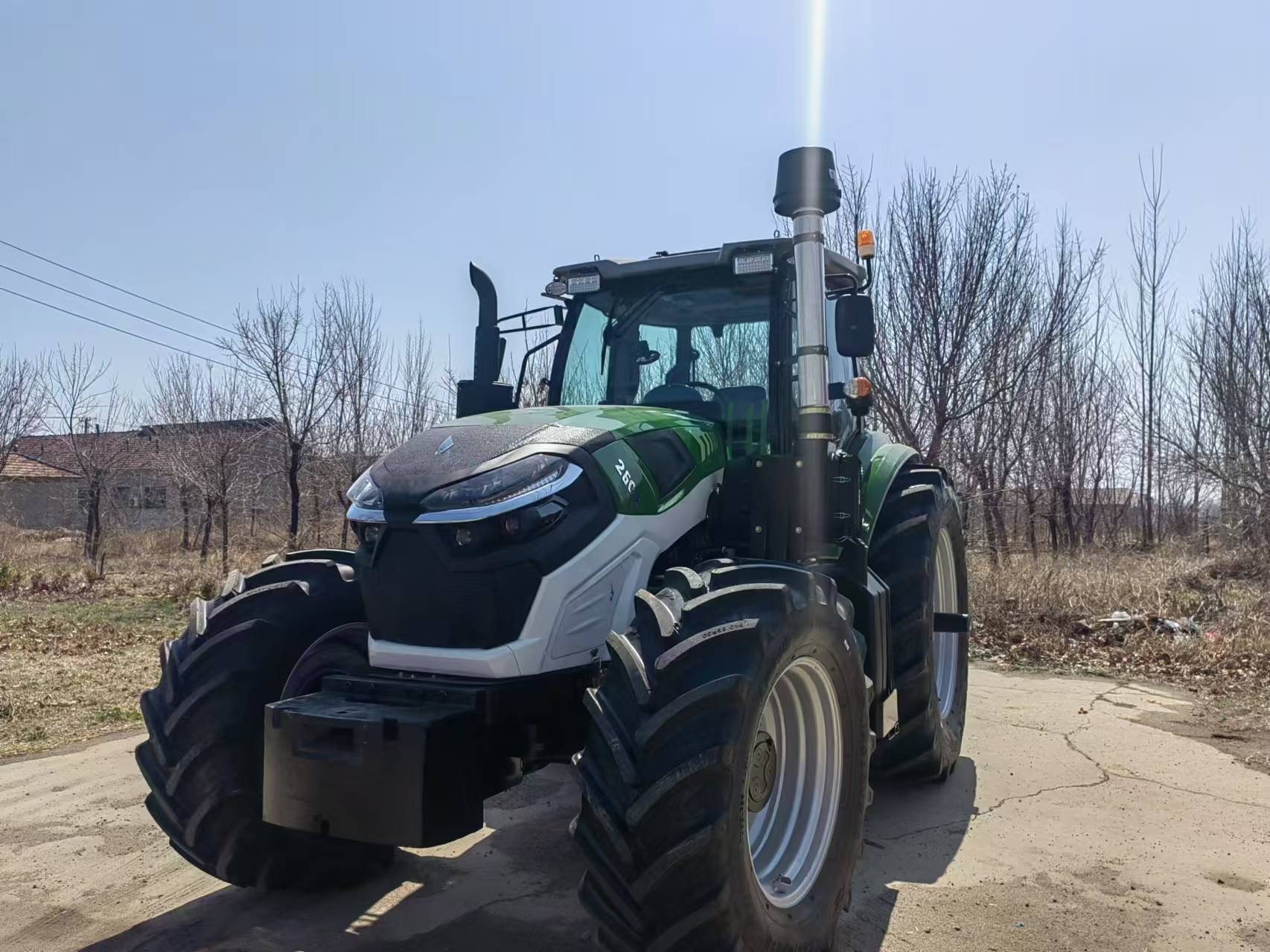 220HP Large Farm Tractors