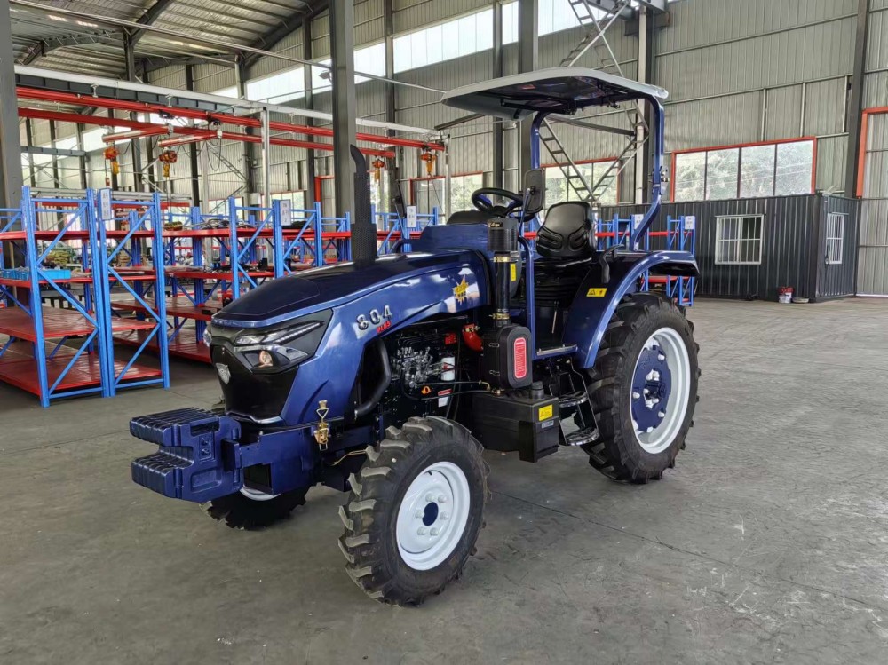 Tractor 80HP con accesorios